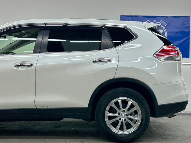 エクストレイル ２０Ｘ　ハイブリッド　エマージェンシーブレーキＰ　４ＷＤ・純ＳＤナビフルセグテレビ・ＣＤ・ＤＶＤ・バックモニター・横滑り防止装置・衝突軽減ブレーキ・レーンアシスト・クリアランスソナー・ヒルディセントコントロール・フロントシートヒーター・キセノンライト（11枚目）