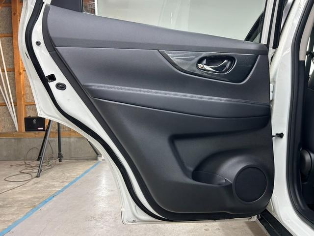 エクストレイル ２０Ｘ　ハイブリッド　エマージェンシーブレーキＰ　４ＷＤ・純ＳＤナビフルセグテレビ・ＣＤ・ＤＶＤ・バックモニター・横滑り防止装置・衝突軽減ブレーキ・レーンアシスト・クリアランスソナー・ヒルディセントコントロール・フロントシートヒーター・キセノンライト（44枚目）