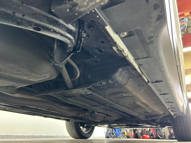 エクストレイル ２０Ｘｔｔ　エマージェンシーブレーキパッケージ　４ＷＤ・純正ＳＤナビフルセグＴＶ・Ｂｌｕｅｔｏｏｔｈ・アラウンドビューモニター・クルコン・シートヒーター・ＥＴＣ・ブラインドスポットモニター・パワーバックドア・横滑り防止装置・衝突軽減ブレーキ（33枚目）