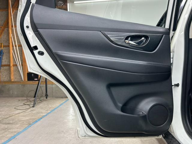 エクストレイル ２０Ｘｔｔ　エマージェンシーブレーキパッケージ　４ＷＤ・純正ＳＤナビフルセグＴＶ・Ｂｌｕｅｔｏｏｔｈ・アラウンドビューモニター・クルコン・シートヒーター・ＥＴＣ・ブラインドスポットモニター・パワーバックドア・横滑り防止装置・衝突軽減ブレーキ（44枚目）