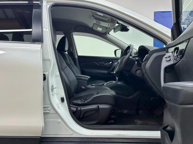 エクストレイル ２０Ｘｔｔ　エマージェンシーブレーキパッケージ　４ＷＤ・純正ＳＤナビフルセグＴＶ・Ｂｌｕｅｔｏｏｔｈ・アラウンドビューモニター・クルコン・シートヒーター・ＥＴＣ・ブラインドスポットモニター・パワーバックドア・横滑り防止装置・衝突軽減ブレーキ（45枚目）