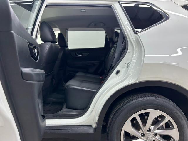 エクストレイル ２０Ｘｔｔ　エマージェンシーブレーキパッケージ　４ＷＤ・純正ＳＤナビフルセグＴＶ・Ｂｌｕｅｔｏｏｔｈ・アラウンドビューモニター・クルコン・シートヒーター・ＥＴＣ・ブラインドスポットモニター・パワーバックドア・横滑り防止装置・衝突軽減ブレーキ（69枚目）