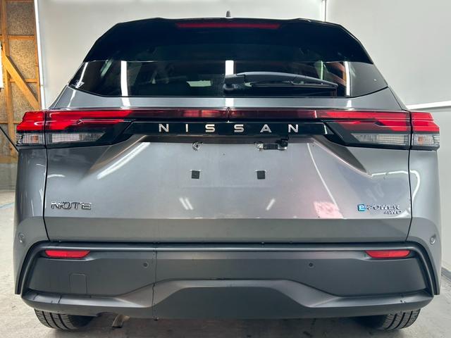 ノート Ｘ　ＦＯＵＲ　４ＷＤ・社外ディスプレイナビゲーション・Ｂｌｕｅｔｏｏｔｈ・バックカメラ・スマートキー・衝突軽減ブレーキ・横滑り防止装置・ステアリングヒーター・ＥＴＣ・クリアランスソナー・シートヒーター・レンタアップ（17枚目）