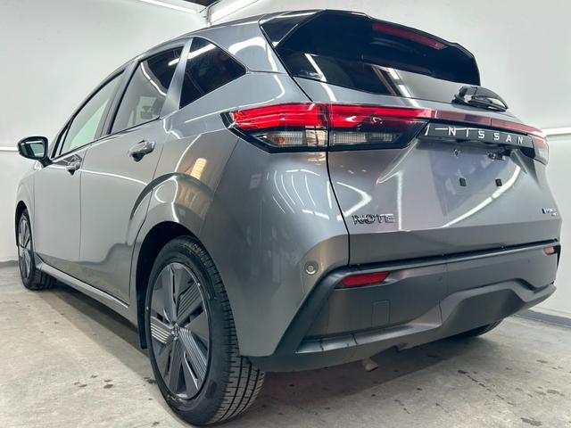 ノート Ｘ　ＦＯＵＲ　４ＷＤ・社外ディスプレイナビゲーション・Ｂｌｕｅｔｏｏｔｈ・バックカメラ・スマートキー・衝突軽減ブレーキ・横滑り防止装置・ステアリングヒーター・ＥＴＣ・クリアランスソナー・シートヒーター・レンタアップ（19枚目）