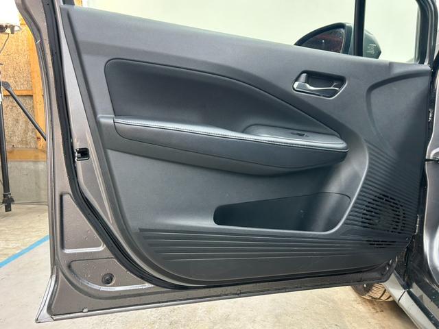 ノート Ｘ　ＦＯＵＲ　４ＷＤ・社外ディスプレイナビゲーション・Ｂｌｕｅｔｏｏｔｈ・バックカメラ・スマートキー・衝突軽減ブレーキ・横滑り防止装置・ステアリングヒーター・ＥＴＣ・クリアランスソナー・シートヒーター・レンタアップ（42枚目）