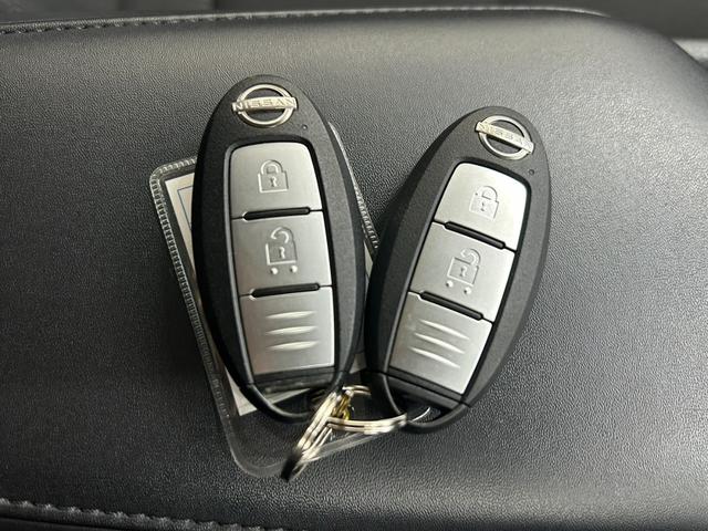 ノート Ｘ　ＦＯＵＲ　４ＷＤ・社外ディスプレイナビゲーション・Ｂｌｕｅｔｏｏｔｈ・バックカメラ・スマートキー・衝突軽減ブレーキ・横滑り防止装置・ステアリングヒーター・ＥＴＣ・クリアランスソナー・シートヒーター・レンタアップ（63枚目）