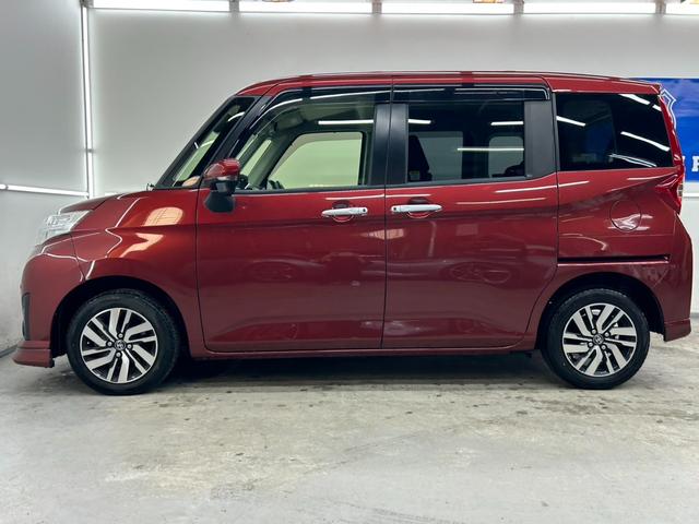 ルーミー カスタムＧ　４ＷＤ・純正ＳＤナビフルセグＴＶ・Ｂｌｕｅｔｏｏｔｈ・バックカメラ・両側パワースライドドア・クルコン・シートヒーター・ＥＴＣ・衝突軽減ブレーキ・横滑り防止装置・クリアランスソナー・アイドリングストップ（10枚目）