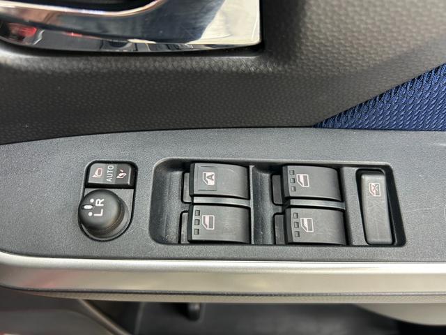 ルーミー カスタムＧ　４ＷＤ・純正ＳＤナビフルセグＴＶ・Ｂｌｕｅｔｏｏｔｈ・バックカメラ・両側パワースライドドア・クルコン・シートヒーター・ＥＴＣ・衝突軽減ブレーキ・横滑り防止装置・クリアランスソナー・アイドリングストップ（64枚目）