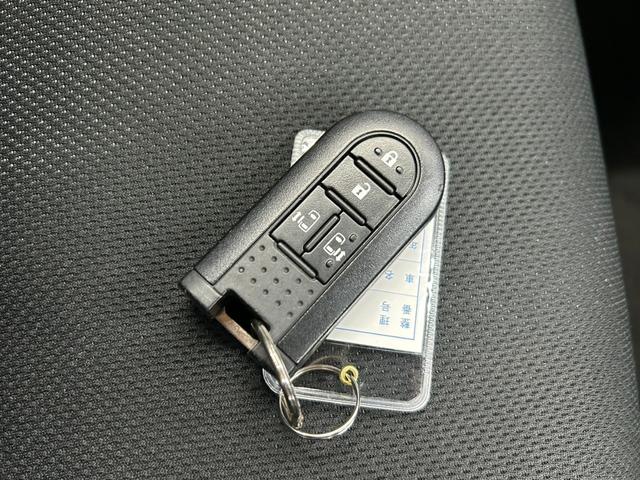 ルーミー カスタムＧ　４ＷＤ・純正ＳＤナビフルセグＴＶ・Ｂｌｕｅｔｏｏｔｈ・バックカメラ・両側パワースライドドア・クルコン・シートヒーター・ＥＴＣ・衝突軽減ブレーキ・横滑り防止装置・クリアランスソナー・アイドリングストップ（65枚目）