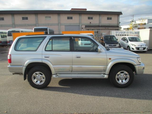 ハイラックスサーフ ＳＳＲ－Ｘ　Ｖセレクション　３０００ＣＣディーゼルターボ　切り替え付き４ＷＤ　フルノーマル車　社外セキュリティー　寒冷地仕様車　社外ＣＤプレイヤー　ドライブレコーダー（前後）　タイミングベルト交換済　禁煙車　夏冬タイヤ付き（13枚目）