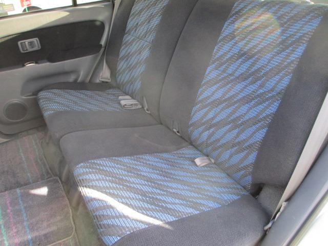 ハイラックスサーフ ＳＳＲ－Ｘ　Ｖセレクション　３０００ＣＣディーゼルターボ　切り替え付き４ＷＤ　フルノーマル車　社外セキュリティー　寒冷地仕様車　社外ＣＤプレイヤー　ドライブレコーダー（前後）　タイミングベルト交換済　禁煙車　夏冬タイヤ付き（23枚目）