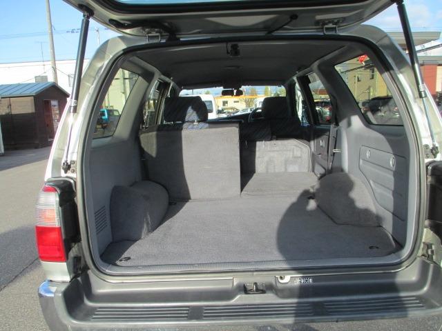 ハイラックスサーフ ＳＳＲ－Ｘ　Ｖセレクション　３０００ＣＣディーゼルターボ　切り替え付き４ＷＤ　フルノーマル車　社外セキュリティー　寒冷地仕様車　社外ＣＤプレイヤー　ドライブレコーダー（前後）　タイミングベルト交換済　禁煙車　夏冬タイヤ付き（28枚目）