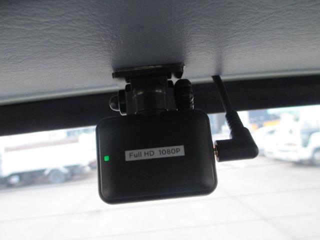 ハイラックスサーフ ＳＳＲ－Ｘ　Ｖセレクション　３０００ＣＣディーゼルターボ　切り替え付き４ＷＤ　フルノーマル車　社外セキュリティー　寒冷地仕様車　社外ＣＤプレイヤー　ドライブレコーダー（前後）　タイミングベルト交換済　禁煙車　夏冬タイヤ付き（31枚目）