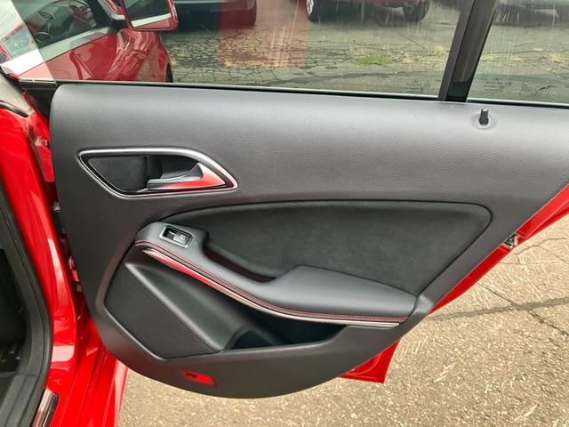 CLAクラス CLA250 4マチック 純正ナビ DVD フルセグ ブルートゥースオーディオ バックカメラ ETC 前席パワーシート 前席シートヒーター 前後ドライブレコーダー ディスチャージライト AMG18インチアルミ(29枚目)