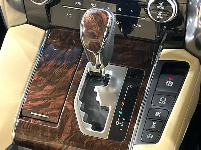 ヴェルファイアハイブリッド Ｖ　Ｌエディション　４ＷＤ　サンルーフ　モデリスタエアロ　純正ナビ　全方位カメラ　ＪＢＬサウンド　両側電動ドア　衝突軽減　レーダークルーズ　禁煙車　シートベンチレーション　ステアリングヒーター　電動リアゲート　ＥＴＣ（73枚目）