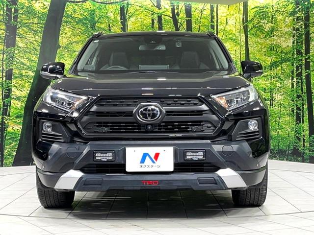 ＲＡＶ４ アドベンチャー　４ＷＤ　純正９型ＤＡ　全周囲カメラ　ＴＲＤガーニッシュ（ＬＥＤ付）　寒冷地仕様　衝突軽減　レーダークルーズ　置くだけ充電　禁煙車　合皮シート　パワーシート　ドラレコ　ルーフレール　純正１９インチＡＷ（15枚目）