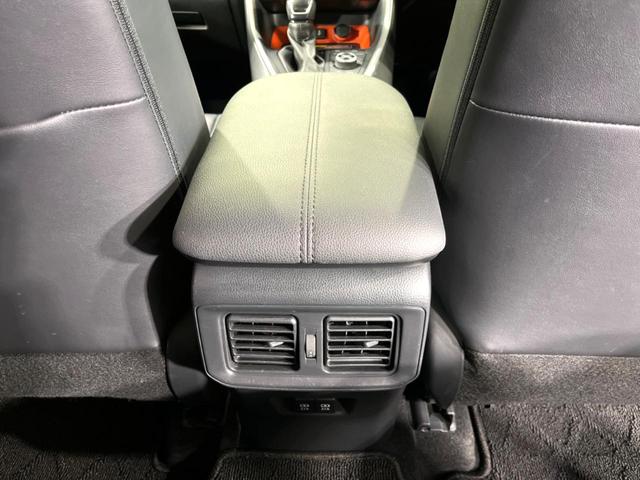 ＲＡＶ４ アドベンチャー　４ＷＤ　純正９型ＤＡ　全周囲カメラ　ＴＲＤガーニッシュ（ＬＥＤ付）　寒冷地仕様　衝突軽減　レーダークルーズ　置くだけ充電　禁煙車　合皮シート　パワーシート　ドラレコ　ルーフレール　純正１９インチＡＷ（42枚目）