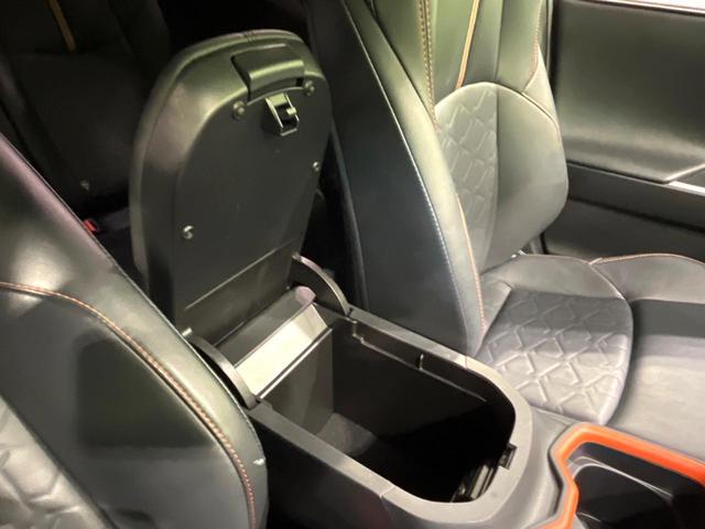 ＲＡＶ４ アドベンチャー　４ＷＤ　純正９型ＤＡ　全周囲カメラ　ＴＲＤガーニッシュ（ＬＥＤ付）　寒冷地仕様　衝突軽減　レーダークルーズ　置くだけ充電　禁煙車　合皮シート　パワーシート　ドラレコ　ルーフレール　純正１９インチＡＷ（43枚目）