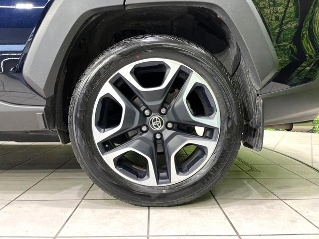 ＲＡＶ４ アドベンチャー　４ＷＤ　純正９型ＤＡ　全周囲カメラ　ＴＲＤガーニッシュ（ＬＥＤ付）　寒冷地仕様　衝突軽減　レーダークルーズ　置くだけ充電　禁煙車　合皮シート　パワーシート　ドラレコ　ルーフレール　純正１９インチＡＷ（73枚目）