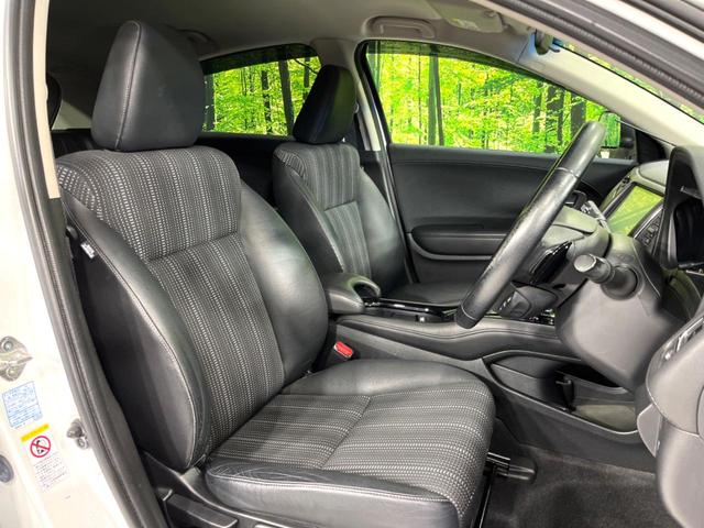 ヴェゼル ハイブリッドＸ・Ｌパッケージ　４ＷＤ　純正ナビ　バックカメラ　寒冷地仕様　衝突軽減　シートヒーター　ＥＴＣ　クルーズコントロール　スマートキー　ＬＥＤヘッド　オートライト　オートエアコン　純正１７インチＡＷ　ルーフレール（9枚目）