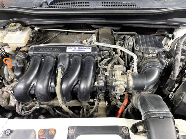 ヴェゼル ハイブリッドＸ・Ｌパッケージ　４ＷＤ　純正ナビ　バックカメラ　寒冷地仕様　衝突軽減　シートヒーター　ＥＴＣ　クルーズコントロール　スマートキー　ＬＥＤヘッド　オートライト　オートエアコン　純正１７インチＡＷ　ルーフレール（19枚目）