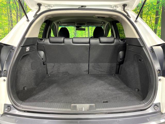 ヴェゼル ハイブリッドＸ・Ｌパッケージ　４ＷＤ　純正ナビ　バックカメラ　寒冷地仕様　衝突軽減　シートヒーター　ＥＴＣ　クルーズコントロール　スマートキー　ＬＥＤヘッド　オートライト　オートエアコン　純正１７インチＡＷ　ルーフレール（40枚目）