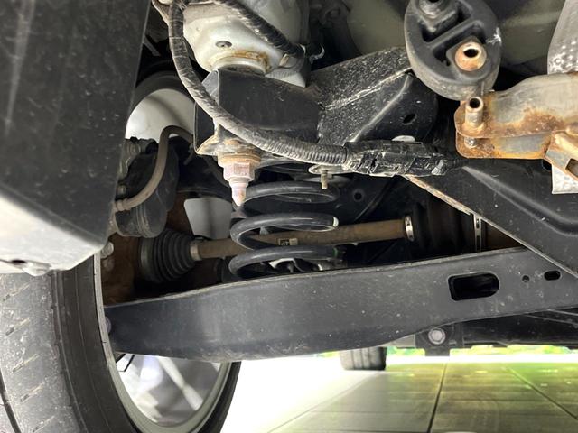 カローラツーリング ハイブリッド　ダブルバイビー　４ＷＤ　純正ディスプレイ　バックカメラ　寒冷地仕様　衝突軽減　１００Ｖ電源　レーダークルーズ　禁煙車　ハーフレザーシート　コーナーセンサー　ＥＴＣ　ＬＥＤヘッド・フォグライト　革巻きステアリング（21枚目）