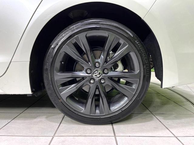 カローラツーリング ハイブリッド　ダブルバイビー　４ＷＤ　純正ディスプレイ　バックカメラ　寒冷地仕様　衝突軽減　１００Ｖ電源　レーダークルーズ　禁煙車　ハーフレザーシート　コーナーセンサー　ＥＴＣ　ＬＥＤヘッド・フォグライト　革巻きステアリング（32枚目）