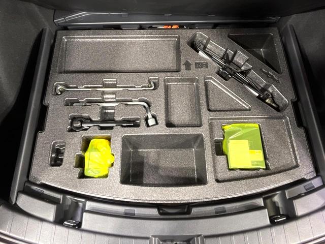 カローラツーリング ハイブリッド　ダブルバイビー　４ＷＤ　純正ディスプレイ　バックカメラ　寒冷地仕様　衝突軽減　１００Ｖ電源　レーダークルーズ　禁煙車　ハーフレザーシート　コーナーセンサー　ＥＴＣ　ＬＥＤヘッド・フォグライト　革巻きステアリング（61枚目）