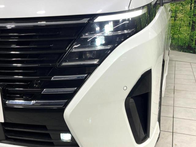 セレナ ハイウェイスターＶ　４ＷＤ　１２．３型ナビ　ハンズフリー両側電動ドア　全周囲カメラ　寒冷地仕様　衝突軽減　プロパイロット　レーダークルーズ　禁煙車　コーナーセンサー　スマートキー　ＬＥＤヘッド　ＥＴＣ　オートハイビーム（14枚目）