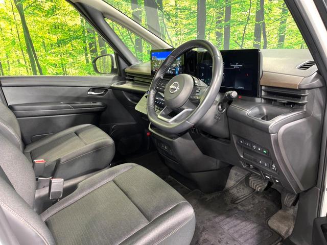 セレナ ハイウェイスターＶ　４ＷＤ　１２．３型ナビ　ハンズフリー両側電動ドア　全周囲カメラ　寒冷地仕様　衝突軽減　プロパイロット　レーダークルーズ　禁煙車　コーナーセンサー　スマートキー　ＬＥＤヘッド　ＥＴＣ　オートハイビーム（62枚目）