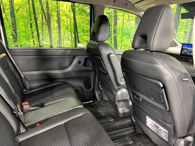 セレナ ハイウェイスターＶ　４ＷＤ　１２．３型ナビ　ハンズフリー両側電動ドア　全周囲カメラ　寒冷地仕様　衝突軽減　プロパイロット　レーダークルーズ　禁煙車　コーナーセンサー　スマートキー　ＬＥＤヘッド　ＥＴＣ　オートハイビーム（63枚目）