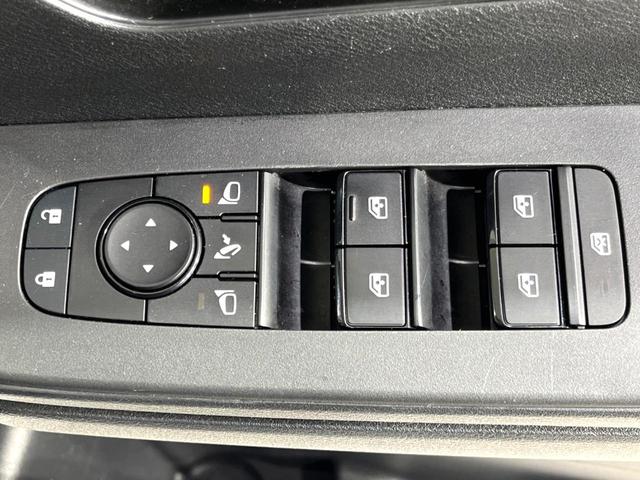 セレナ ハイウェイスターＶ　４ＷＤ　１２．３型ナビ　ハンズフリー両側電動ドア　全周囲カメラ　寒冷地仕様　衝突軽減　プロパイロット　レーダークルーズ　禁煙車　コーナーセンサー　スマートキー　ＬＥＤヘッド　ＥＴＣ　オートハイビーム（65枚目）