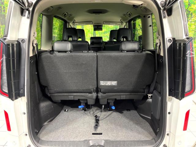 セレナ ハイウェイスターＶ　４ＷＤ　１２．３型ナビ　ハンズフリー両側電動ドア　全周囲カメラ　寒冷地仕様　衝突軽減　プロパイロット　レーダークルーズ　禁煙車　コーナーセンサー　スマートキー　ＬＥＤヘッド　ＥＴＣ　オートハイビーム（75枚目）