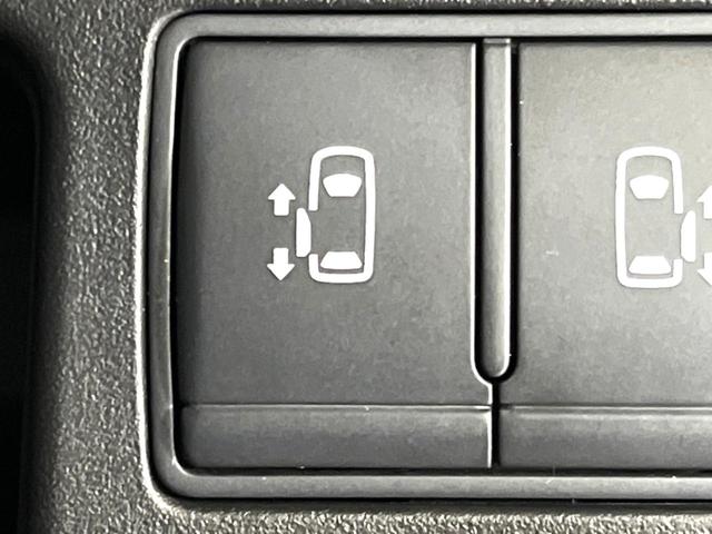 セレナ ライダー　ブラックライン　４ＷＤ　純正ナビ　後席モニター　バックカメラ　両側電動ドア　禁煙車　ＨＩＤヘッド　ＥＴＣ　クルコン　寒冷地仕様　スマートキー　オートライト　オートエアコン　リアエアコン　Ｂｌｕｅｔｏｏｔｈ（7枚目）