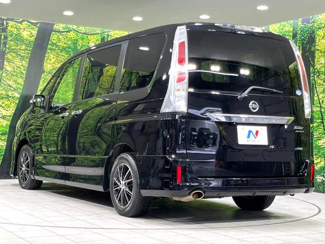 セレナ ライダー　ブラックライン　４ＷＤ　純正ナビ　後席モニター　バックカメラ　両側電動ドア　禁煙車　ＨＩＤヘッド　ＥＴＣ　クルコン　寒冷地仕様　スマートキー　オートライト　オートエアコン　リアエアコン　Ｂｌｕｅｔｏｏｔｈ（18枚目）