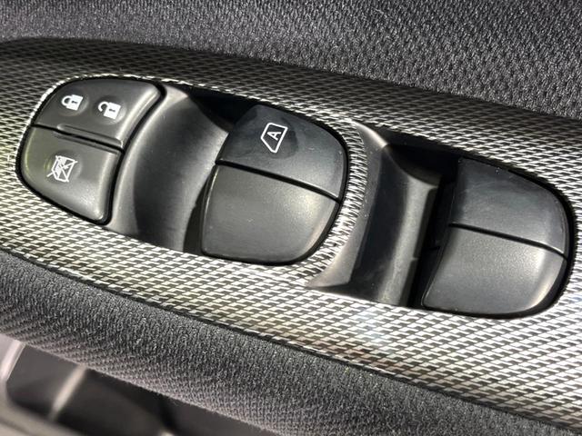 セレナ ライダー　ブラックライン　４ＷＤ　純正ナビ　後席モニター　バックカメラ　両側電動ドア　禁煙車　ＨＩＤヘッド　ＥＴＣ　クルコン　寒冷地仕様　スマートキー　オートライト　オートエアコン　リアエアコン　Ｂｌｕｅｔｏｏｔｈ（44枚目）