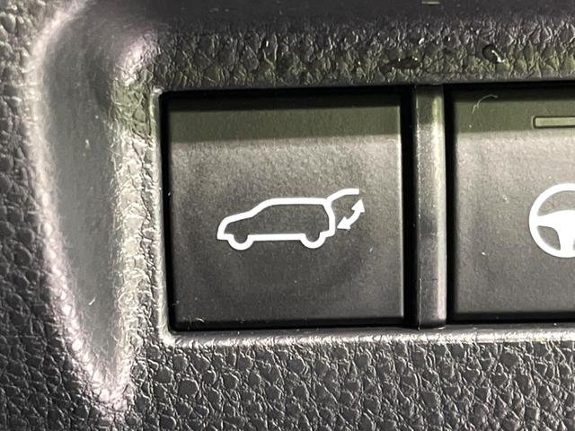 ハリアーハイブリッド Z レザーパッケージ 4WD GRエアロ 純正12型ナビ 全周囲カメラ JBLサウンド レザーシート デジタルインナーミラー 前席シートヒーター&エアコン パワーシート 衝突軽減 レーダークルーズ 禁煙車 電動リアゲート(34枚目)