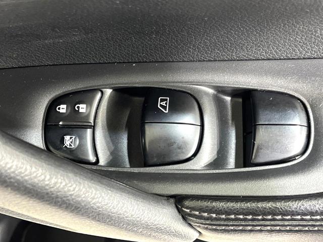 エクストレイル 20X エマージェンシーブレーキパッケージ 4WD 7人乗り 純正SDナビ バックカメラ 寒冷地仕様 衝突軽減 禁煙車 ルーフレール 防水カプロンシート ドラレコ コーナーセンサー スマートキー LEDヘッド ビルトインETC(48枚目)