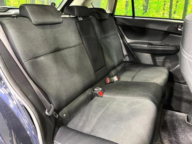 後部座席も気になるようなキズ・汚れやへたり等、大きなダメージはなく、良好な状態です。