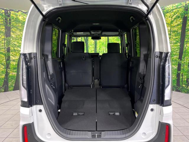 Ｎ－ＢＯＸカスタム ベースグレード　４ＷＤ　届出済未使用車　電動ドア　シートヒーター　レーダークルーズ　衝突軽減　オートブレーキホールド　ＬＥＤライト　純正１４インチＡＷ　リアヒーターダクト　ロールサンシェード　アームレスト　ＵＳＢ（11枚目）