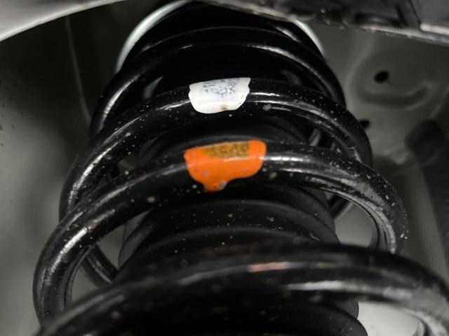 スペーシアカスタム ハイブリッドＸＳ　４ＷＤ　届出済未使用車　両側電動ドア　ステアリングヒーター　シートヒーター　レーダークルーズ　衝突軽減　ＬＥＤライト・フォグ　合皮シート　サーキュレーター　後席アームレスト　純正１５インチＡＷ　ＵＳＢ（21枚目）