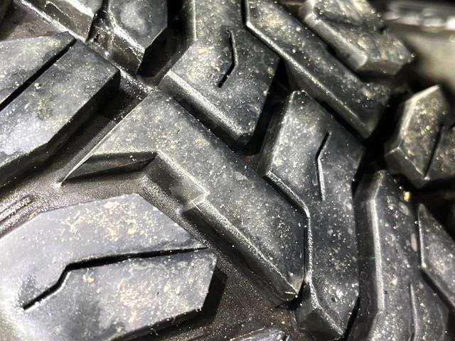 ハイエースバン スーパーGL ダークプライム 4WD ターボ SDナビ ベットキッド バックカメラ ハーフレザーシート スマートキー LEDヘッド ビルトインETC オートライト オートエアコン リアエアコン Bluetooth(27枚目)