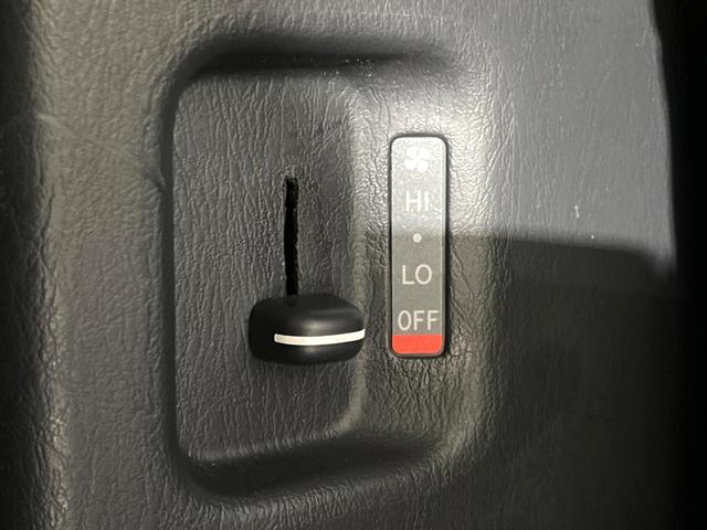 ハイエースバン スーパーGL ダークプライム 4WD ターボ SDナビ ベットキッド バックカメラ ハーフレザーシート スマートキー LEDヘッド ビルトインETC オートライト オートエアコン リアエアコン Bluetooth(45枚目)