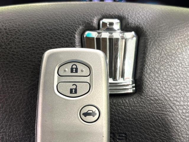 クラウン ロイヤルサルーンi-Four 4WD 純正ナビ バックカメラ 禁煙車 本革シート 全席パワーシート 前席シートエアコン スマートキー HID ETC クルコン オートライト デュアルエアコン 純正17インチアルミ(24枚目)