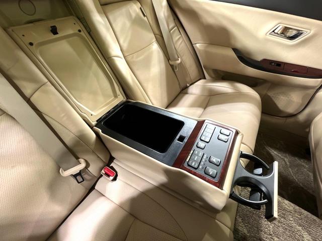 クラウン ロイヤルサルーンi-Four 4WD 純正ナビ バックカメラ 禁煙車 本革シート 全席パワーシート 前席シートエアコン スマートキー HID ETC クルコン オートライト デュアルエアコン 純正17インチアルミ(39枚目)