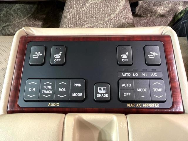 クラウン ロイヤルサルーンi-Four 4WD 純正ナビ バックカメラ 禁煙車 本革シート 全席パワーシート 前席シートエアコン スマートキー HID ETC クルコン オートライト デュアルエアコン 純正17インチアルミ(63枚目)
