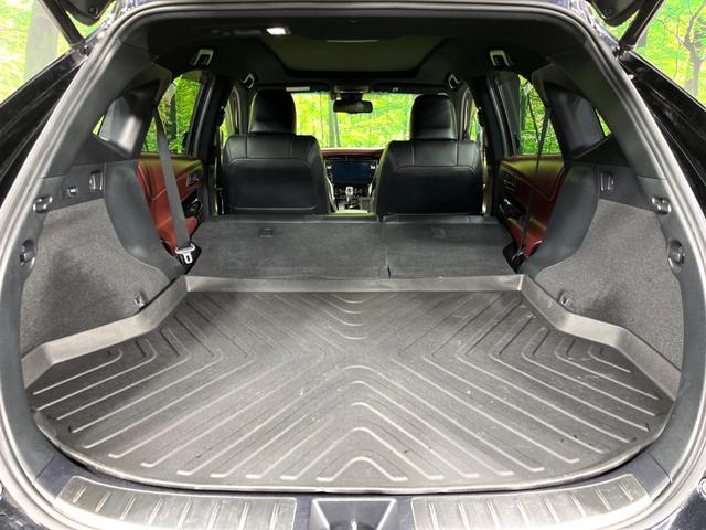 ハリアー プレミアム　メタル　アンド　レザーパッケージ　４ＷＤ　ムーンルーフ　ＭＯＤＥＬＩＳＴＡ　ＢＩＧーＸ　衝突軽減　寒冷地仕様　バックカメラ　禁煙車　電動リアゲート　レザーシート　前席シートエアコン＆ヒーター　ＬＥＤヘッド　レーダークルコン（10枚目）