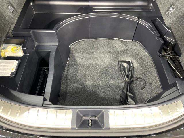 ハリアー プレミアム　メタル　アンド　レザーパッケージ　４ＷＤ　ムーンルーフ　ＭＯＤＥＬＩＳＴＡ　ＢＩＧーＸ　衝突軽減　寒冷地仕様　バックカメラ　禁煙車　電動リアゲート　レザーシート　前席シートエアコン＆ヒーター　ＬＥＤヘッド　レーダークルコン（67枚目）