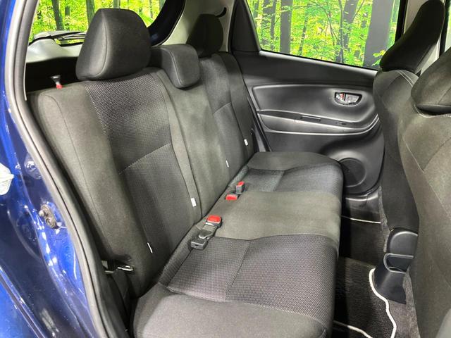 後部座席も気になるようなキズ・汚れやへたり等、大きなダメージはなく、良好な状態です。